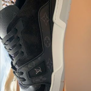 Brand new just tried on Louis Vuitton shoes size 10.5